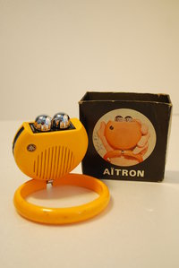 Aïtron Radio bracelet vintage jaune